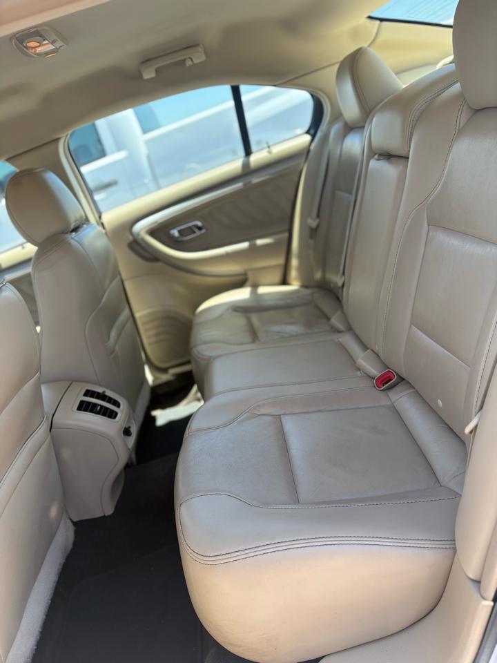 Ford Taurus SEL FWD 2017