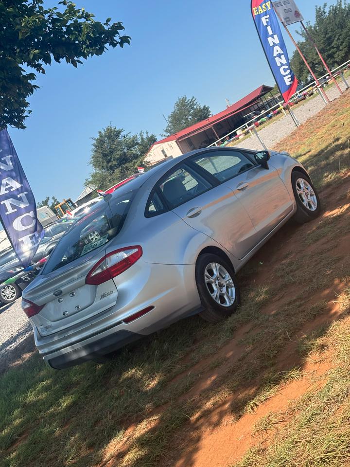 Ford Fiesta SE Sedan 2015