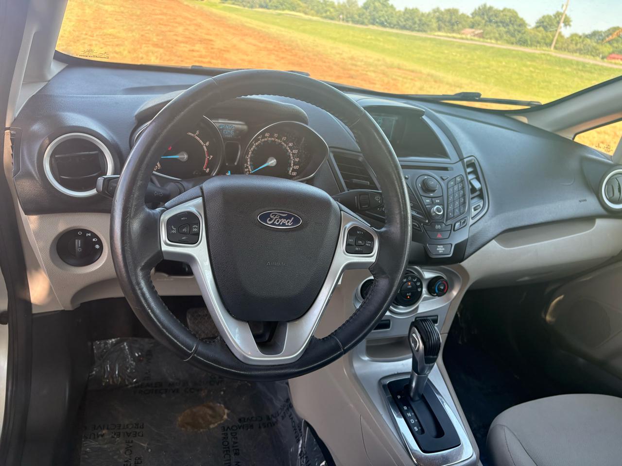 Ford Fiesta SE Sedan 2015