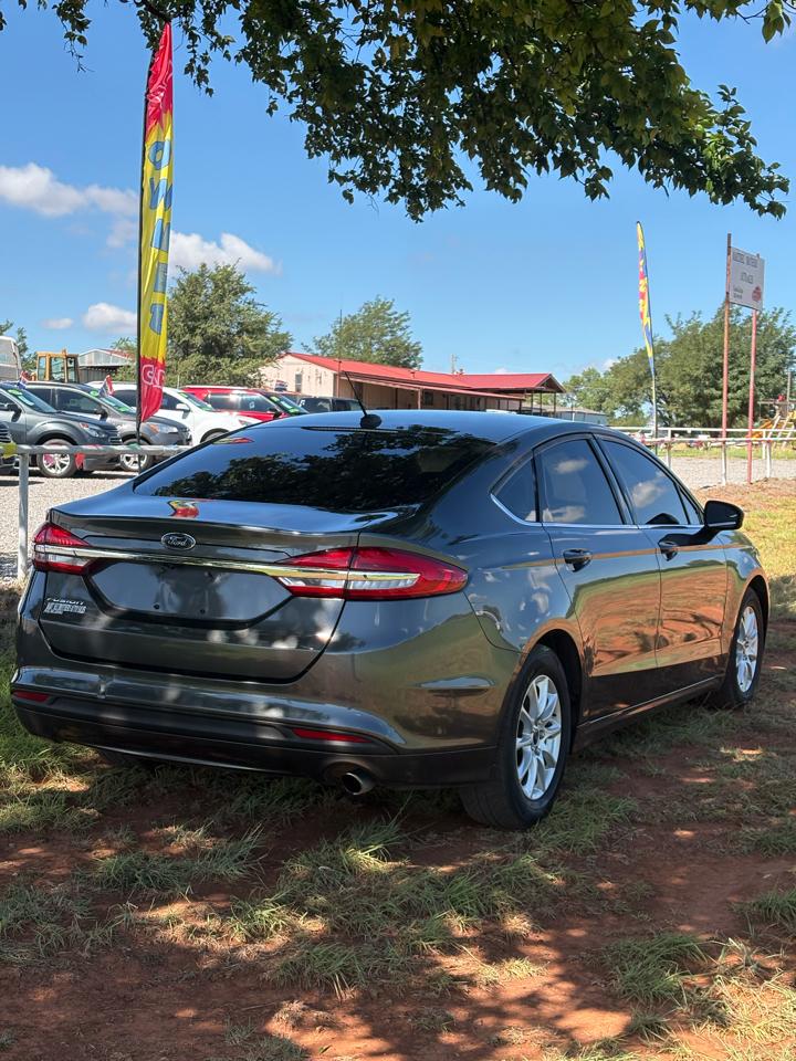 Ford Fusion S 2017