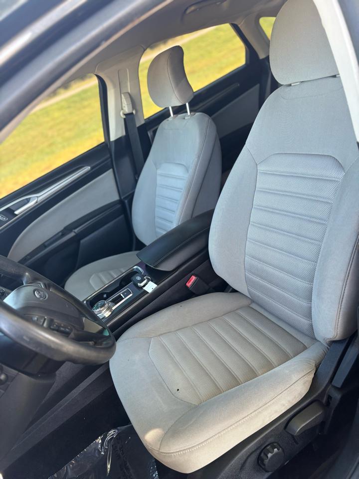 Ford Fusion S 2017
