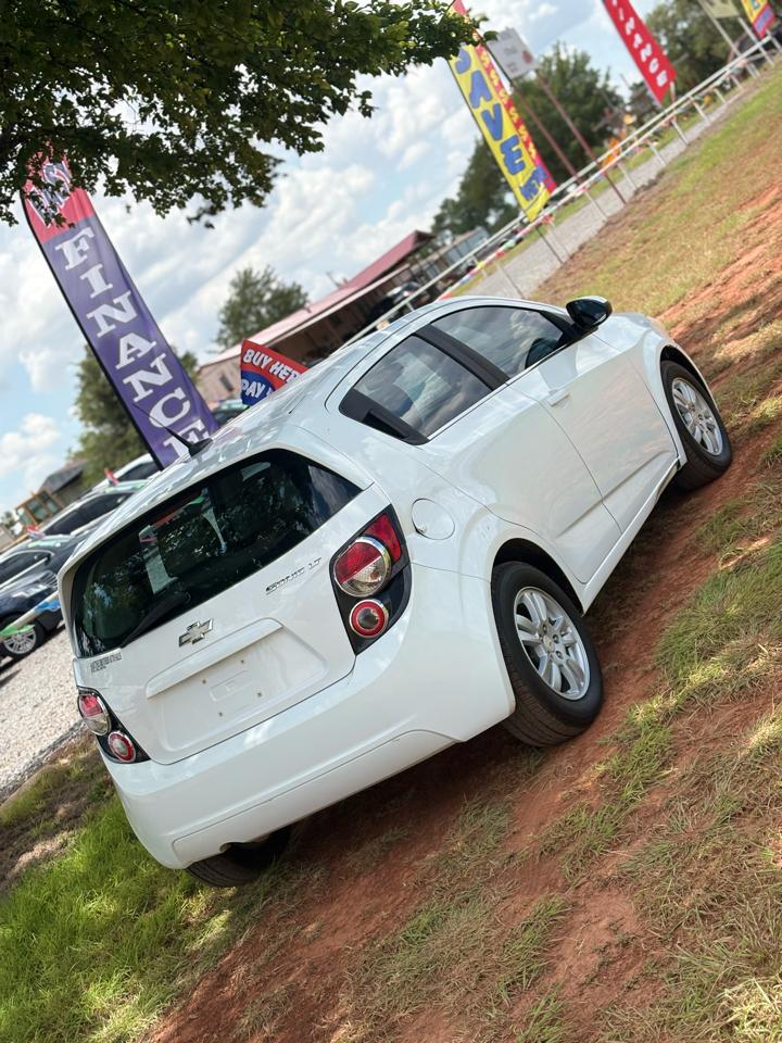 Chevrolet Sonic 2LT 5-Door 2012