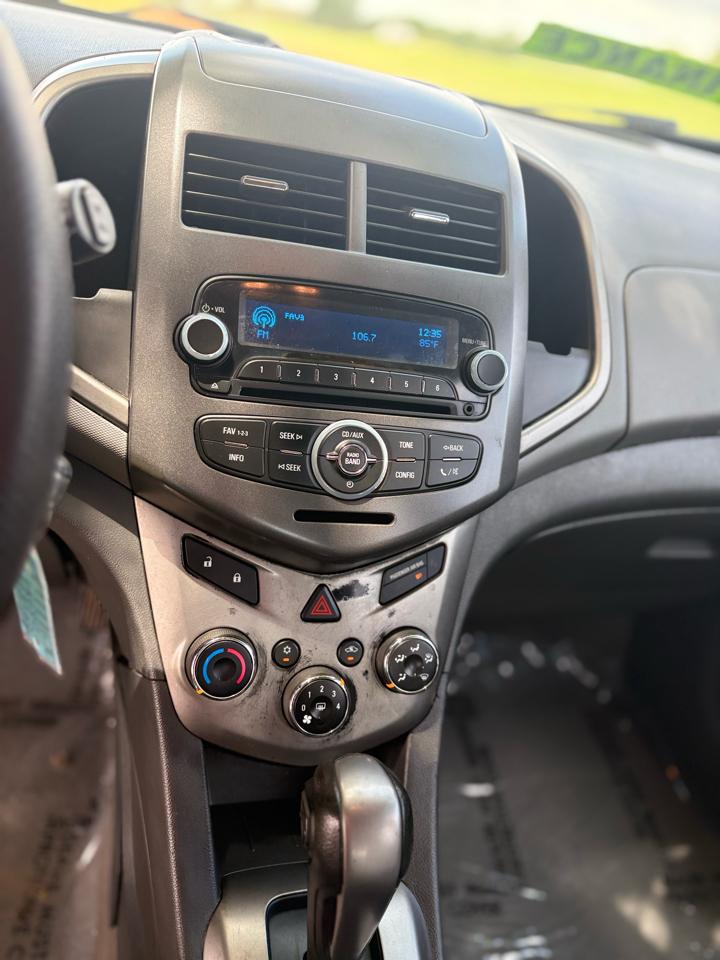 Chevrolet Sonic 2LT 5-Door 2012