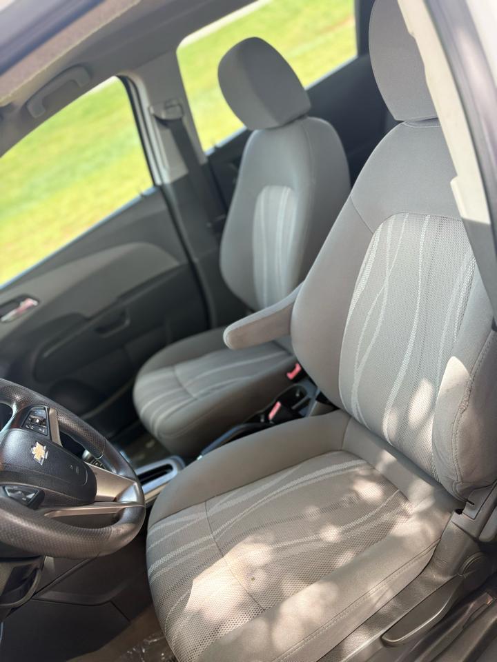 Chevrolet Sonic 2LT 5-Door 2012