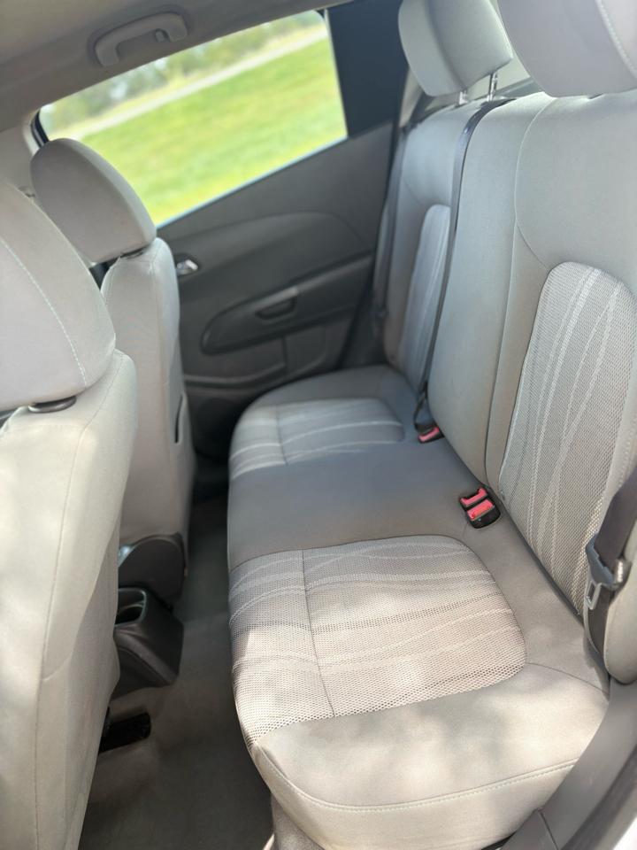 Chevrolet Sonic 2LT 5-Door 2012