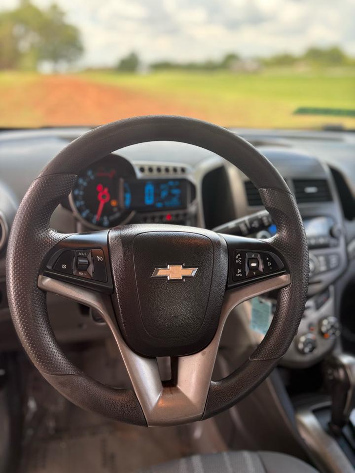 Chevrolet Sonic 2LT 5-Door 2012