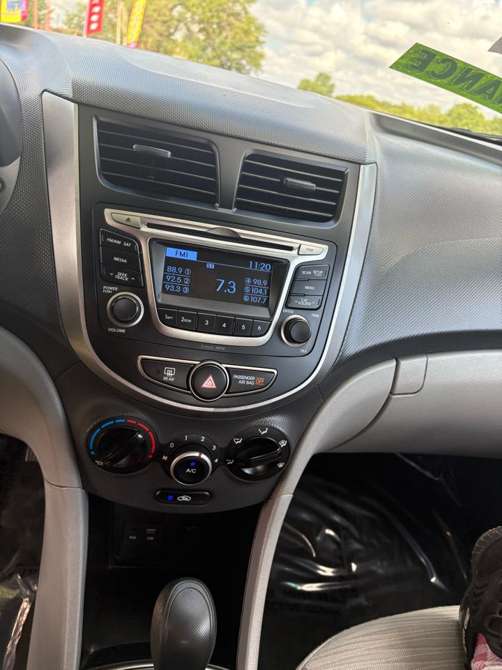 Hyundai Accent SE 4-Door 6A 2017