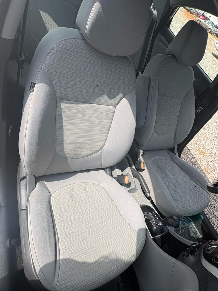 Hyundai Accent SE 4-Door 6A 2017