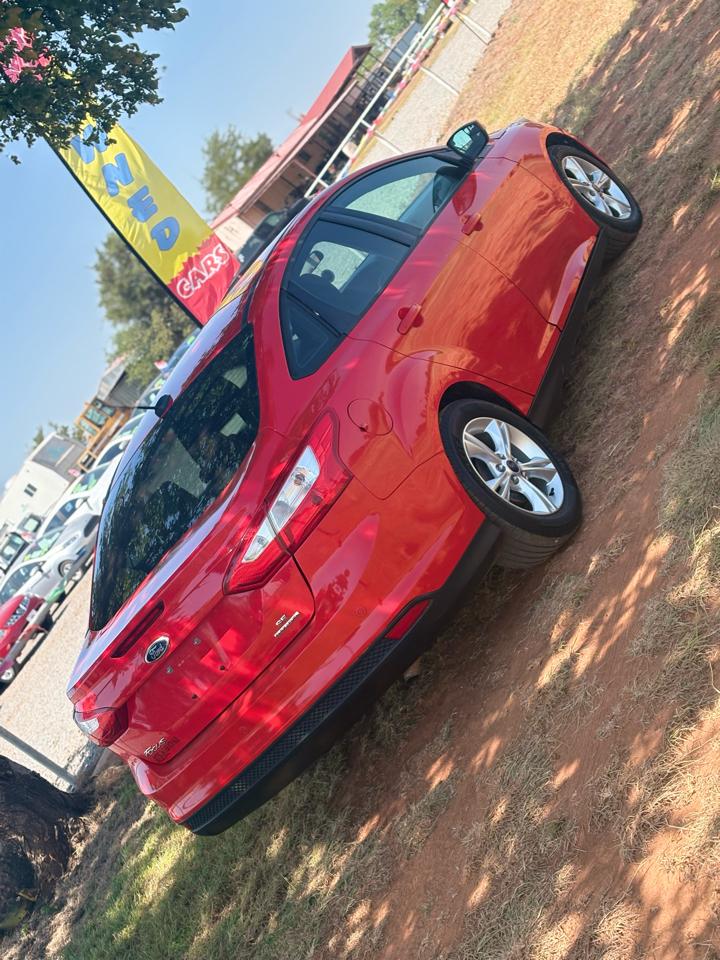 Ford Focus SE Sedan 2014