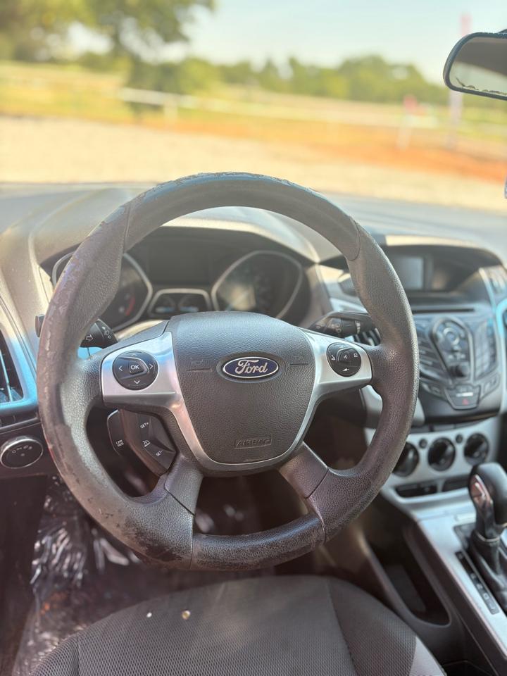 Ford Focus SE Sedan 2014