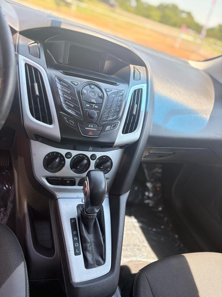 Ford Focus SE Sedan 2014