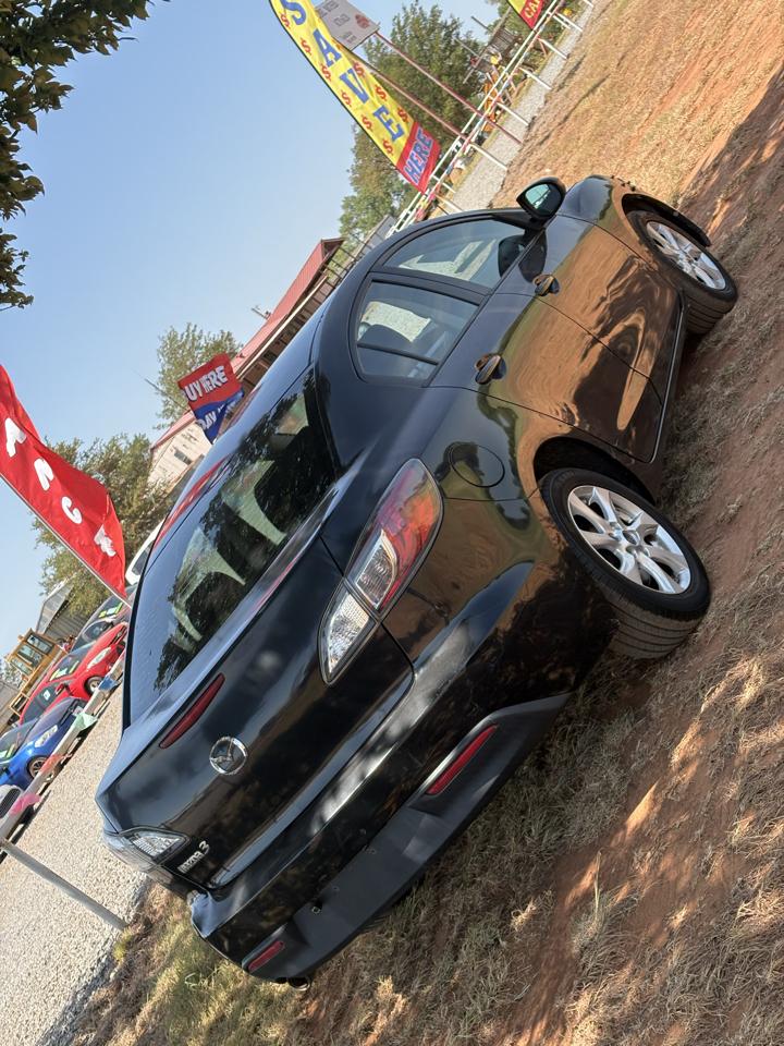 Mazda MAZDA3 i Touring 4-door 2011