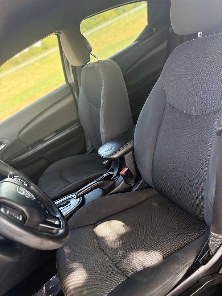 Dodge Avenger SE 2013