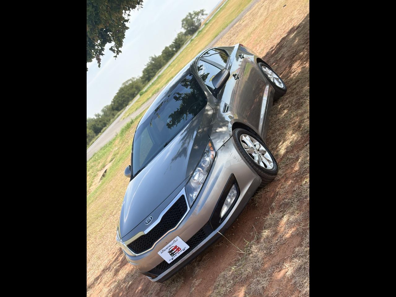 Kia Optima LX MT 2012
