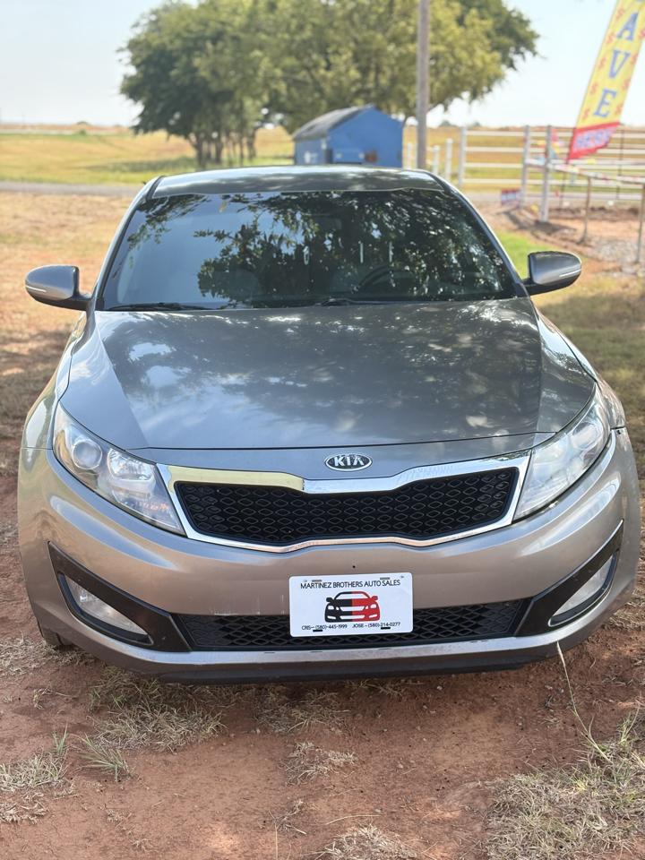 Kia Optima LX MT 2012