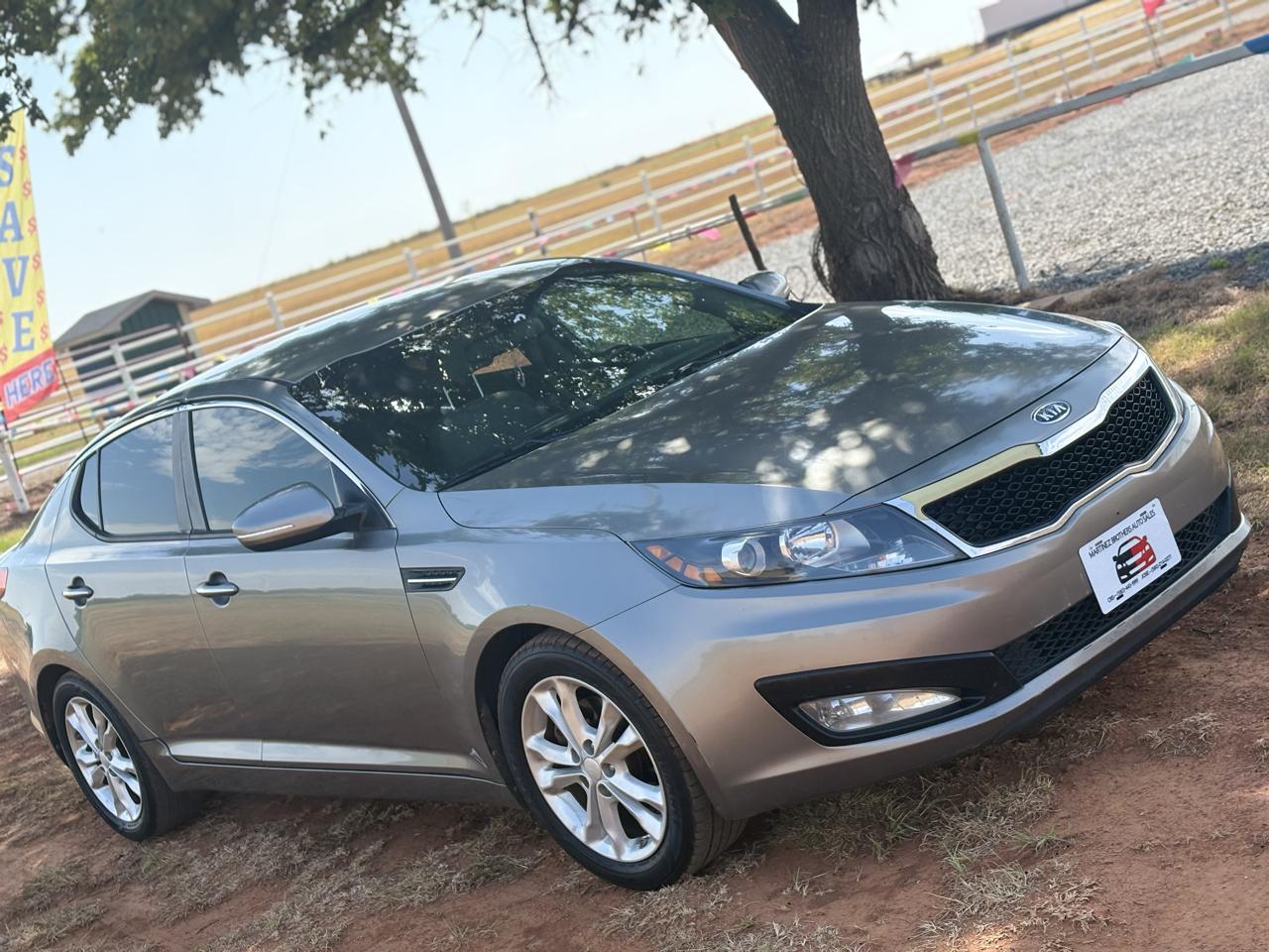 Kia Optima LX MT 2012