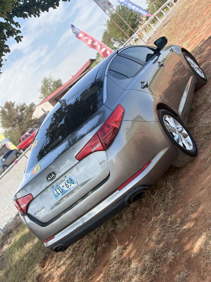 Kia Optima LX MT 2012