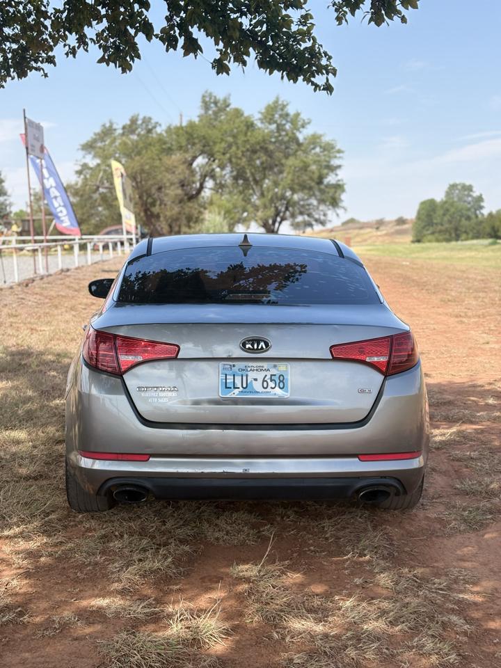 Kia Optima LX MT 2012