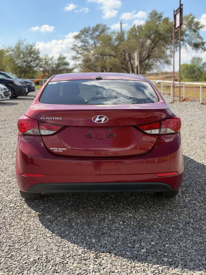 Hyundai Elantra SE 6AT 2016