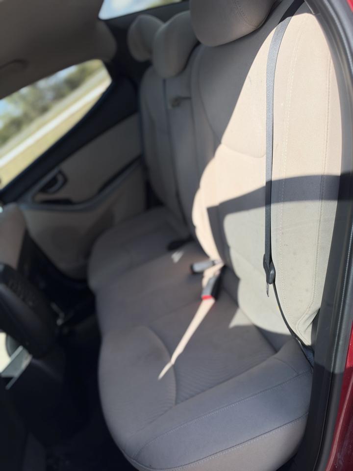 Hyundai Elantra SE 6AT 2016
