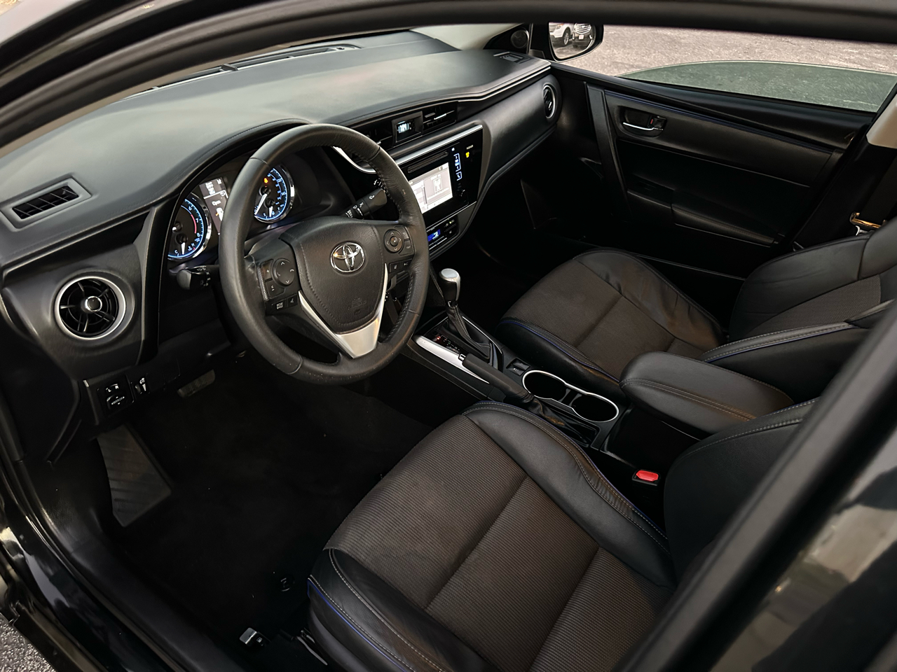 Toyota Corolla LE CVT 2017 Toyota Corolla LE CVT 2017