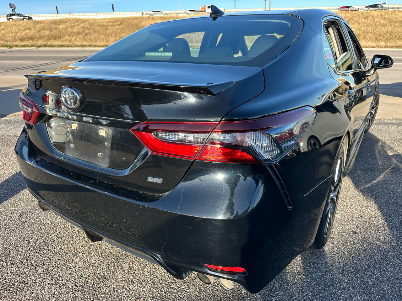 Toyota Camry SE 2021