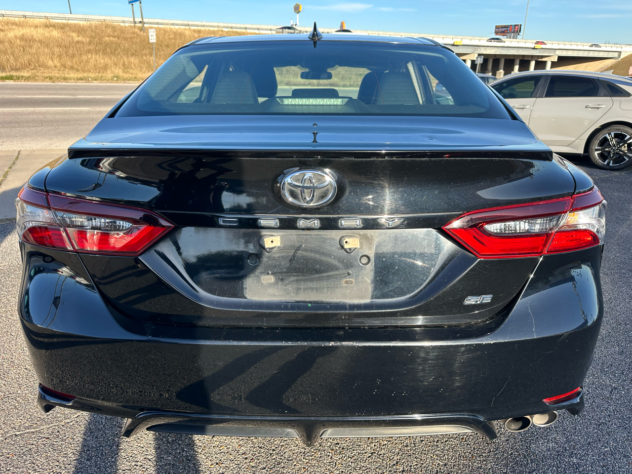 Toyota Camry SE 2021