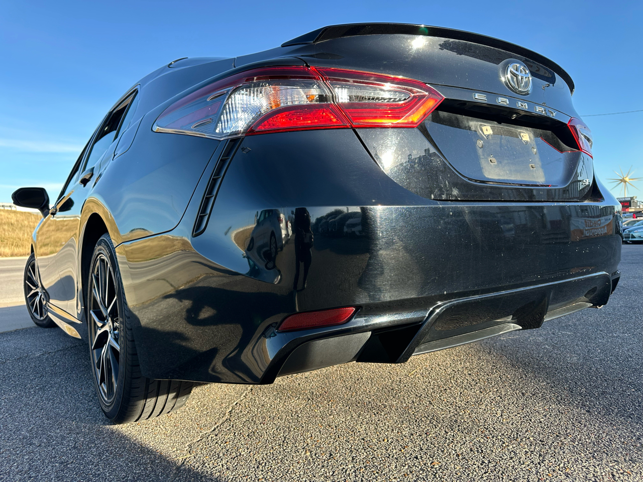 Toyota Camry SE 2021