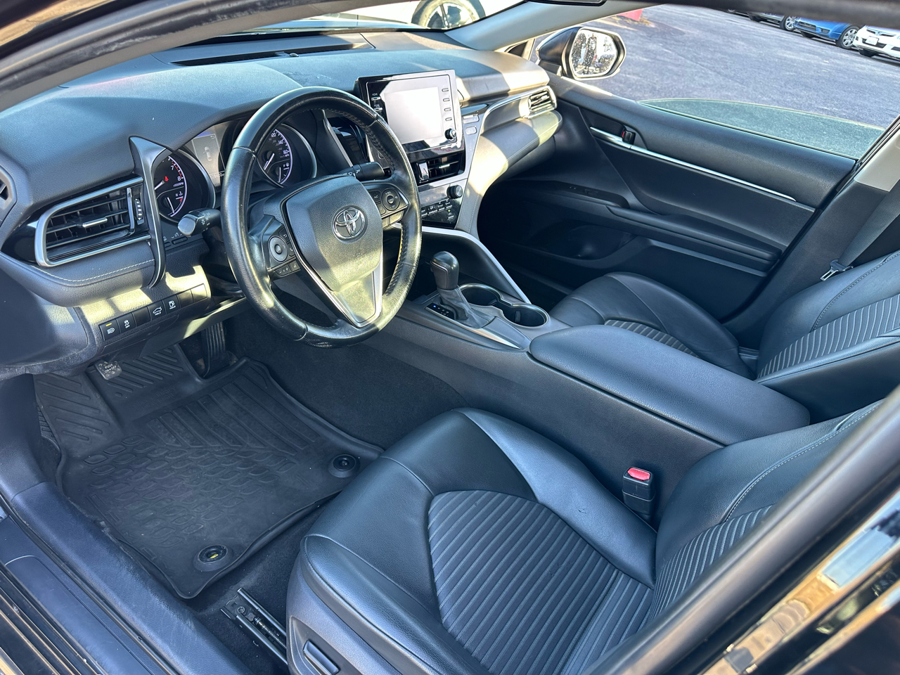 Toyota Camry SE 2021