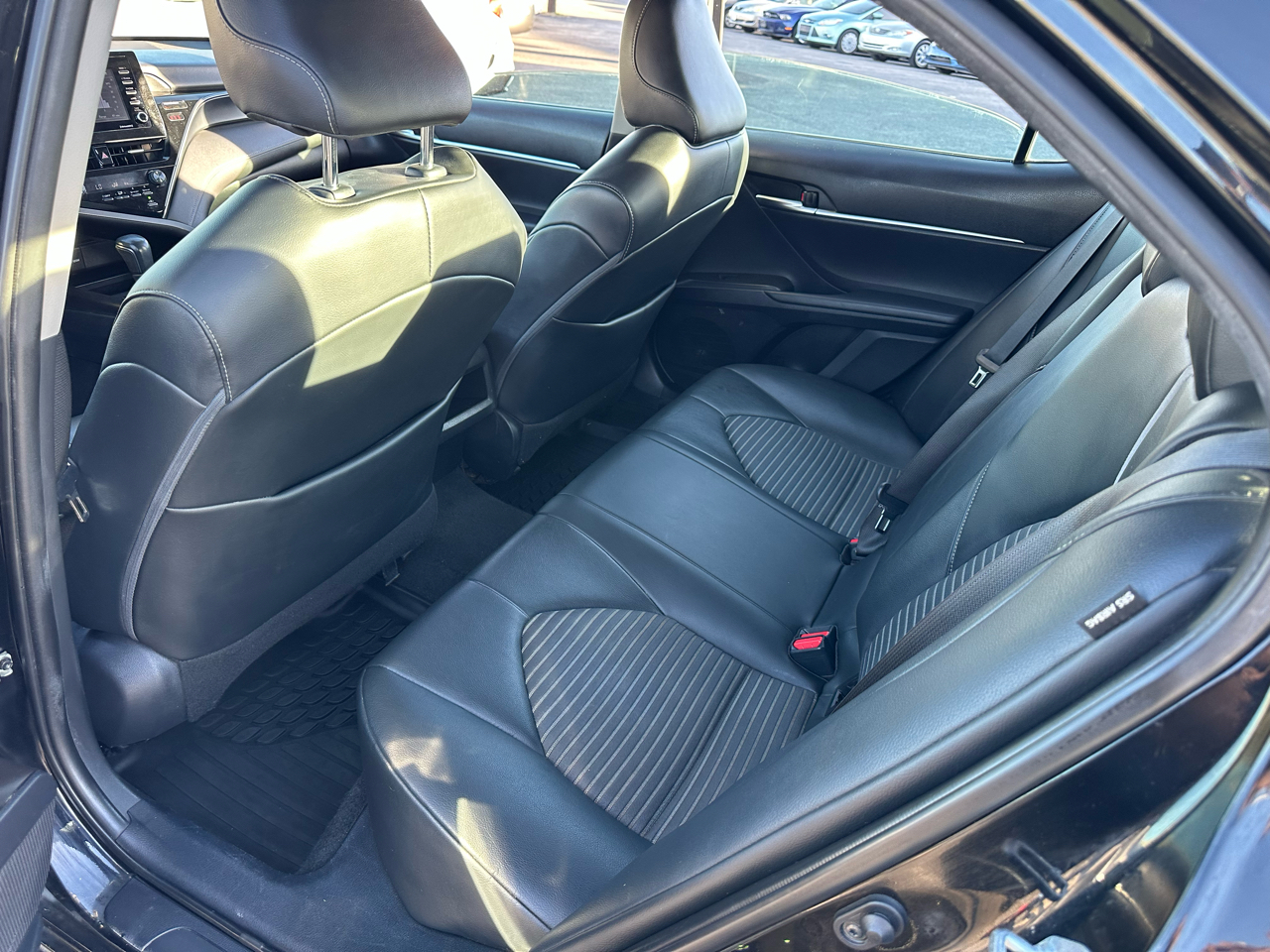 Toyota Camry SE 2021