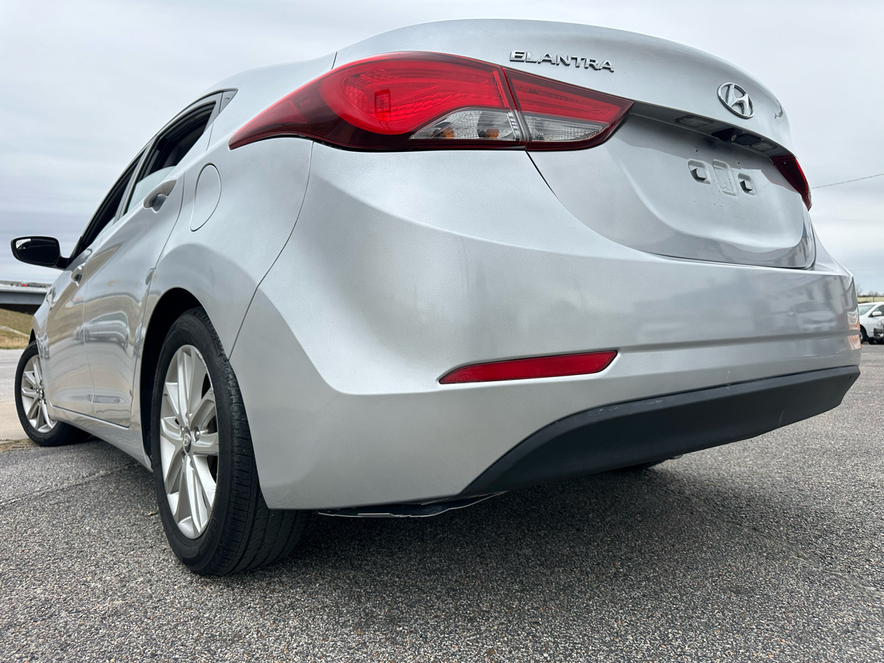 Hyundai Elantra SE 6AT 2016
