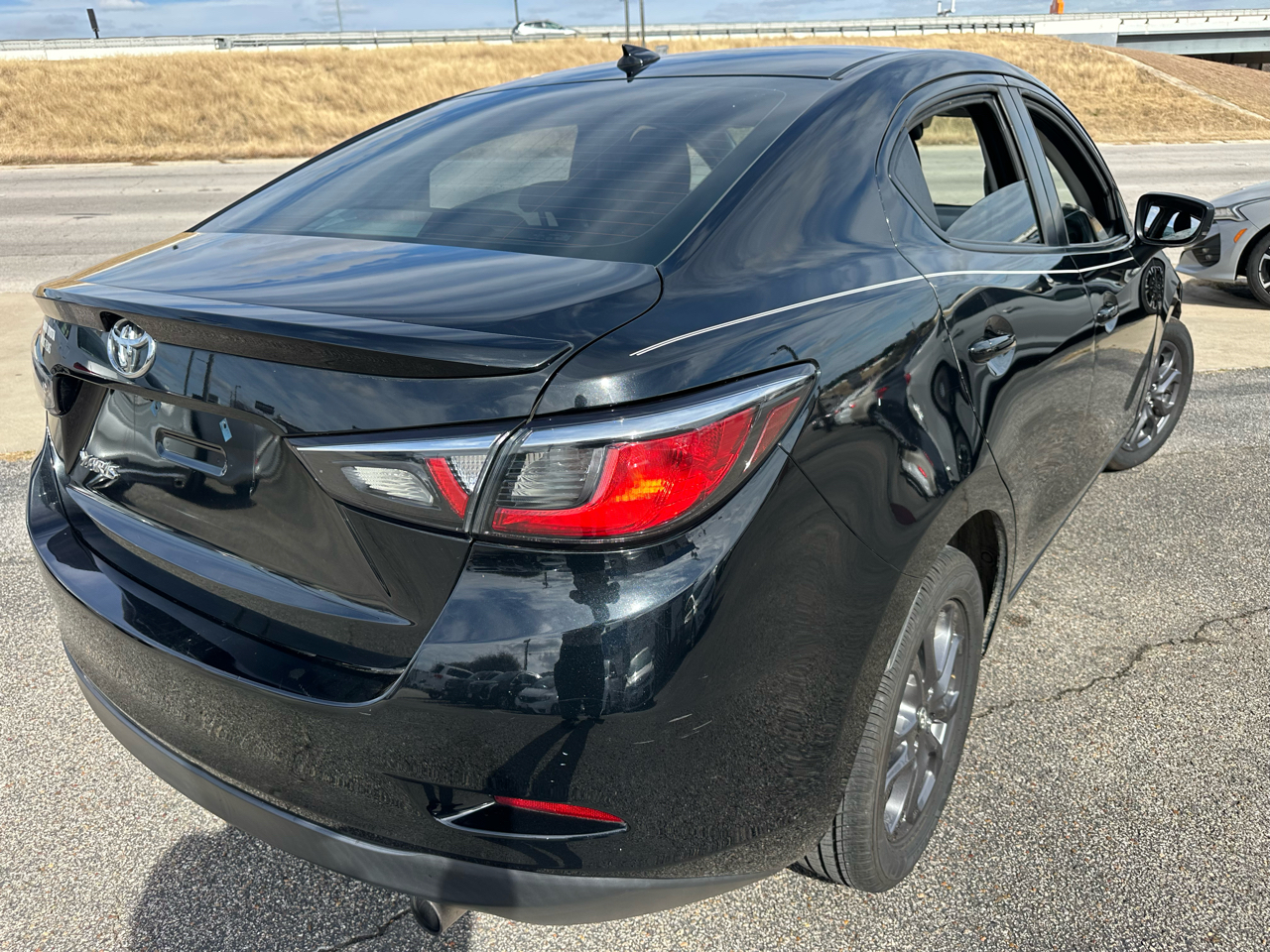 Toyota Yaris iA 6A 2019