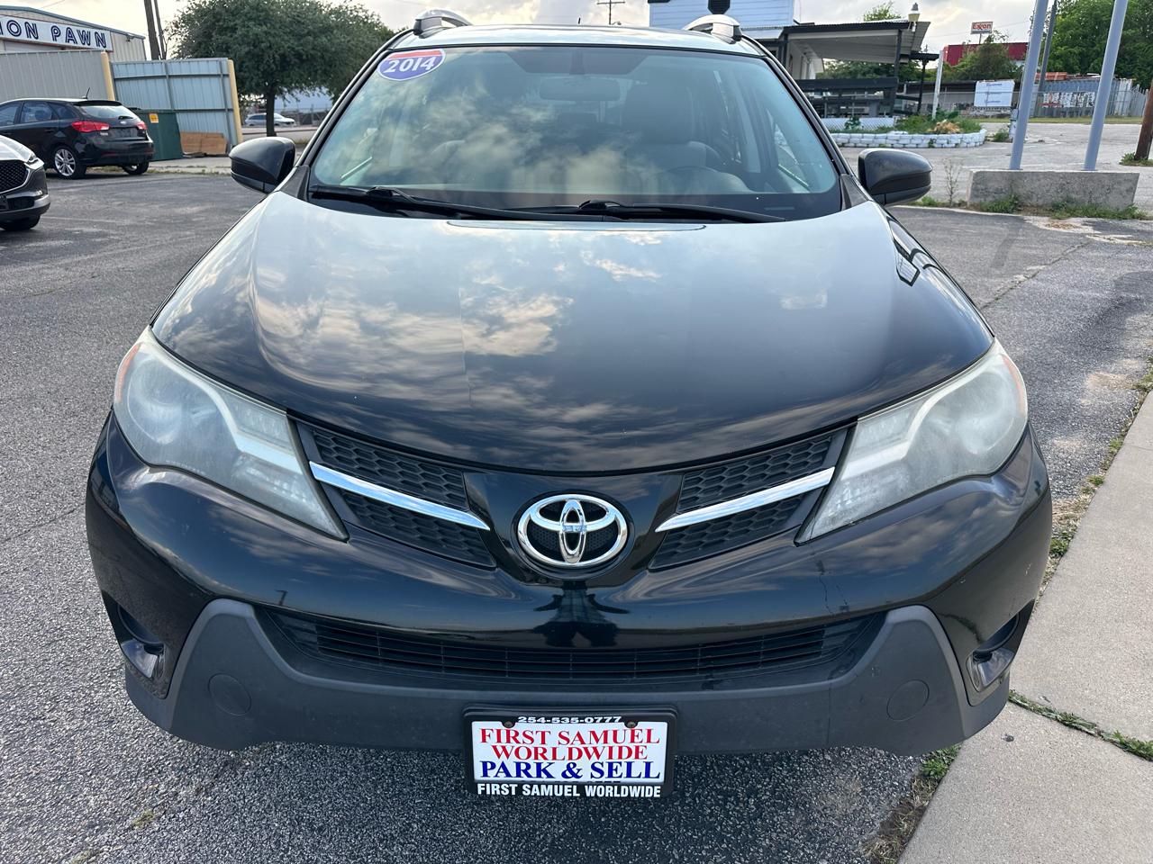 Toyota RAV4 LE FWD 2014