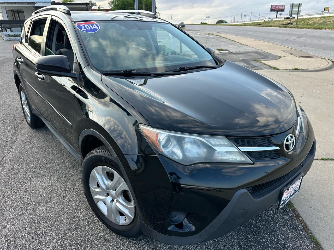 Toyota RAV4 LE FWD 2014
