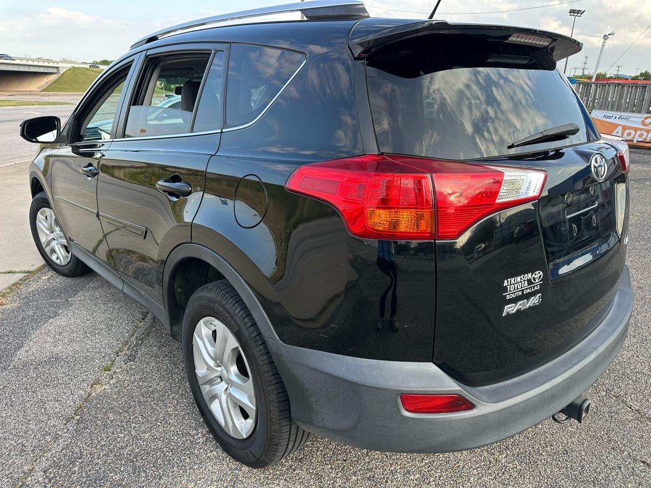 Toyota RAV4 LE FWD 2014