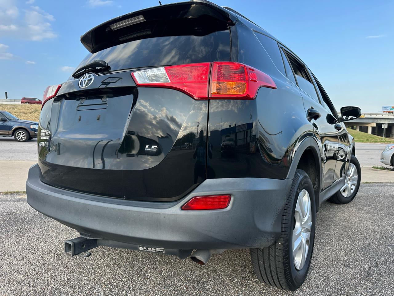 Toyota RAV4 LE FWD 2014