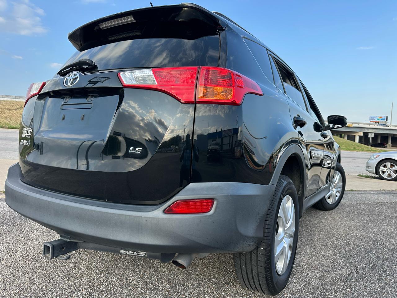 Toyota RAV4 LE FWD 2014