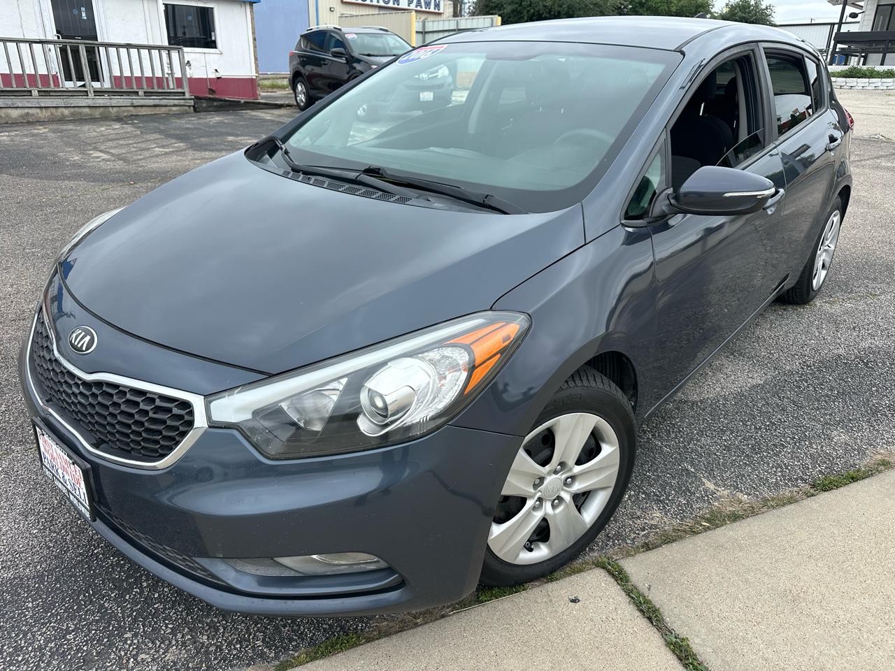 Kia Forte 5-Door LX 2016