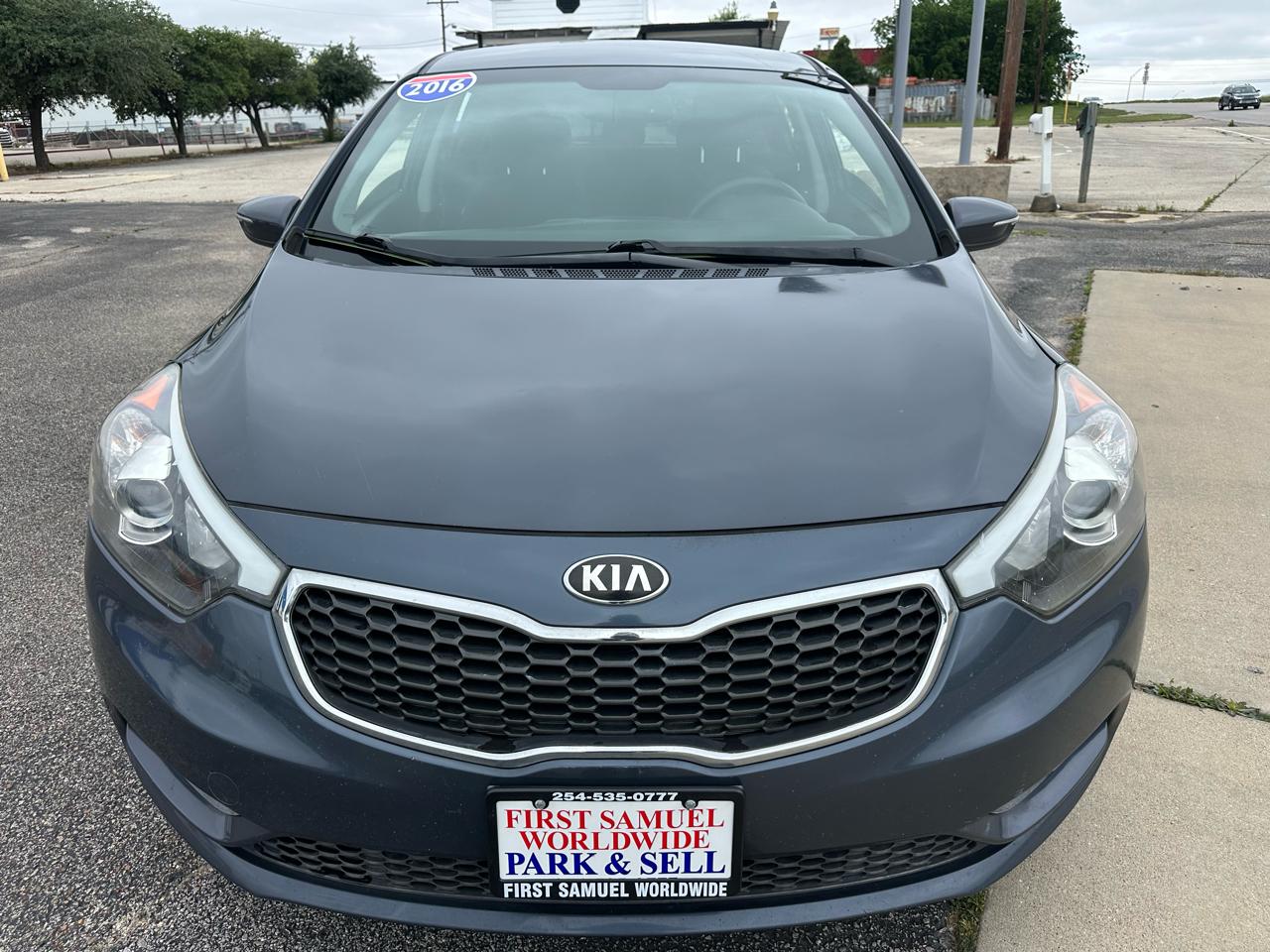 Kia Forte 5-Door LX 2016