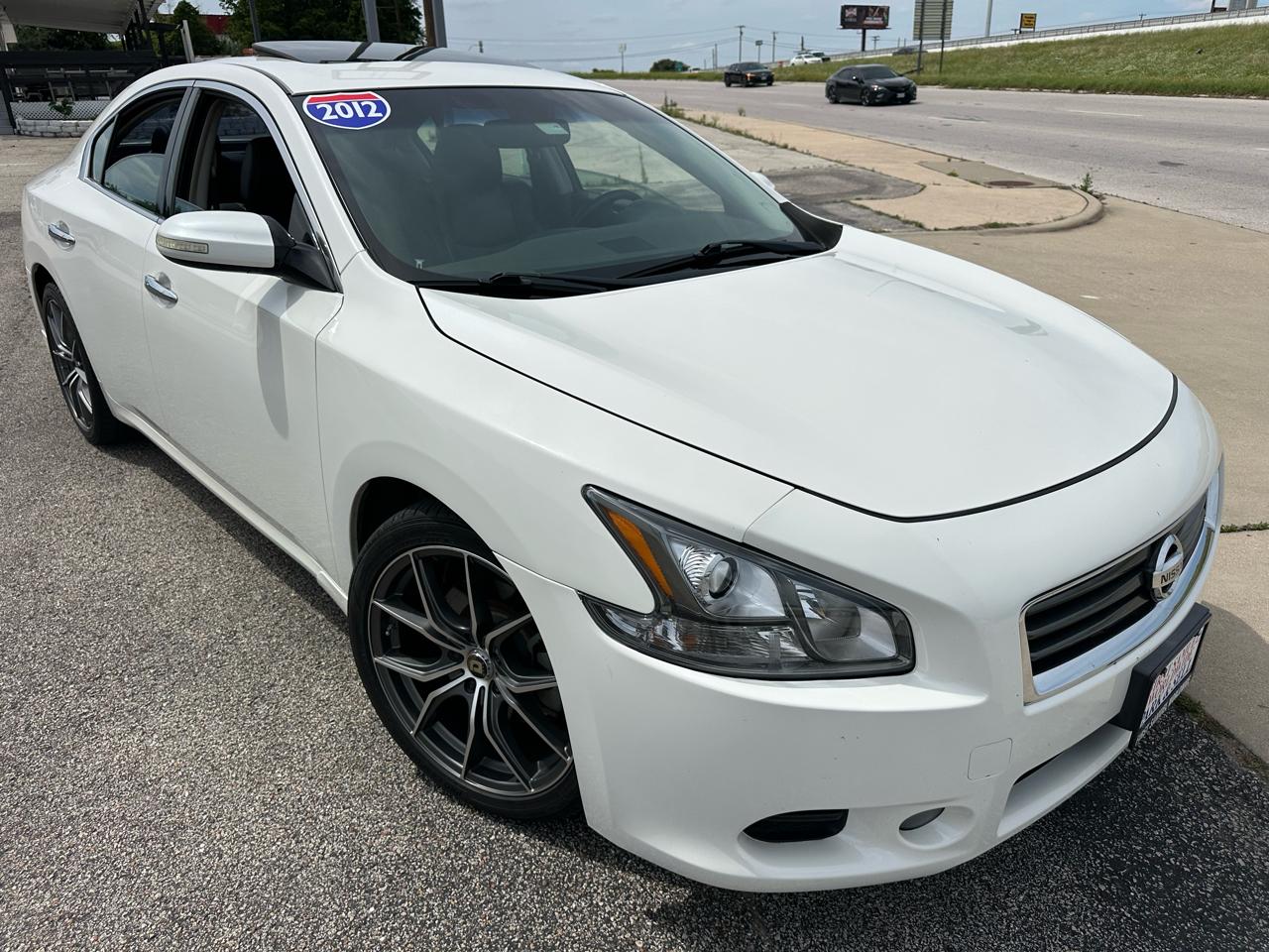 Nissan Maxima SV 2012