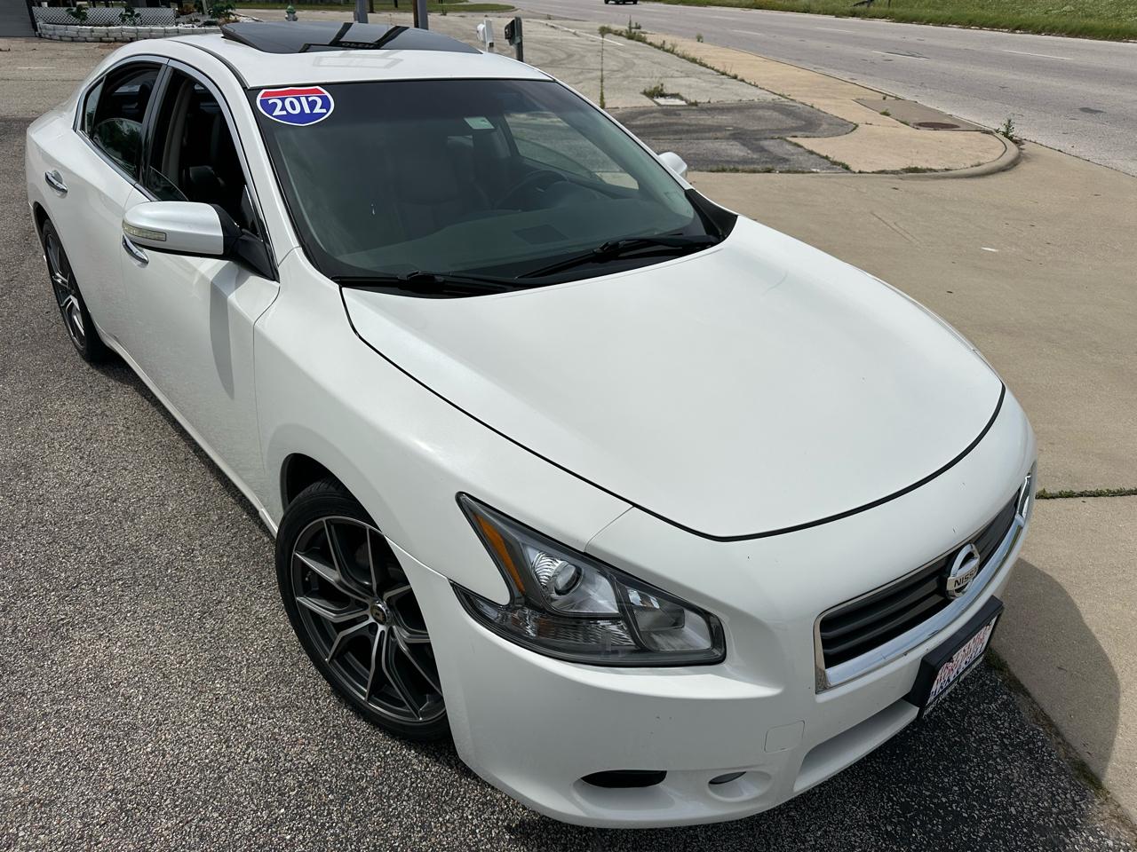 Nissan Maxima SV 2012