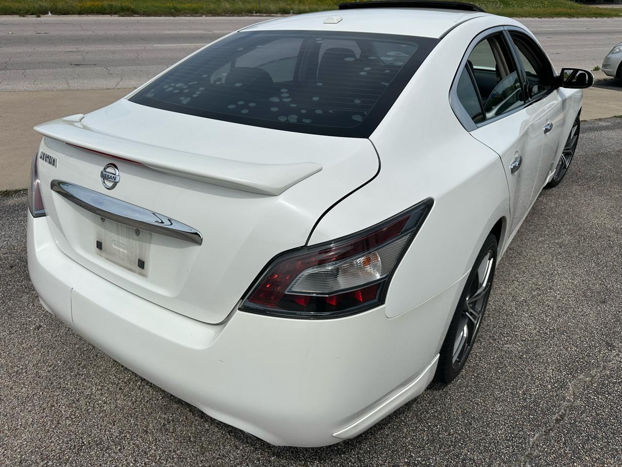 Nissan Maxima SV 2012