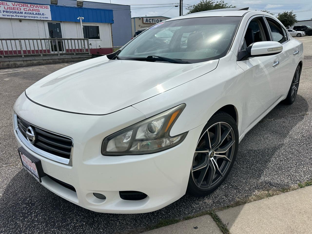 Nissan Maxima SV 2012