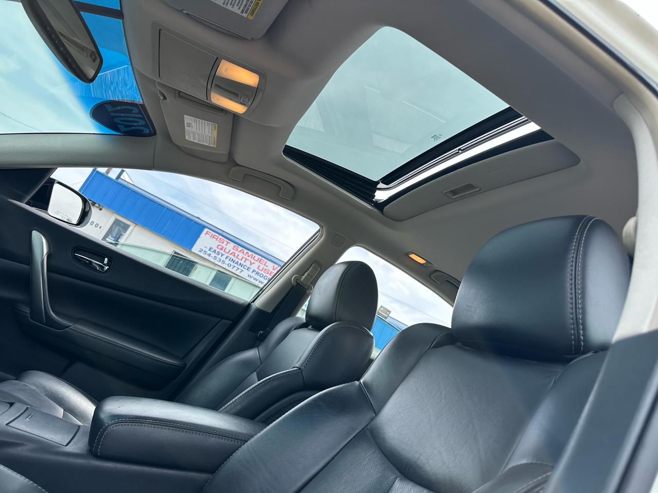 Nissan Maxima SV 2012