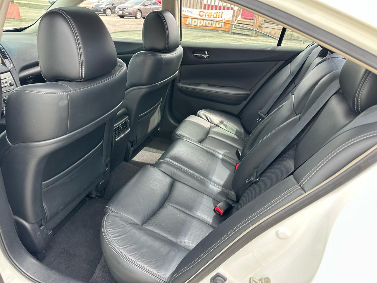 Nissan Maxima SV 2012