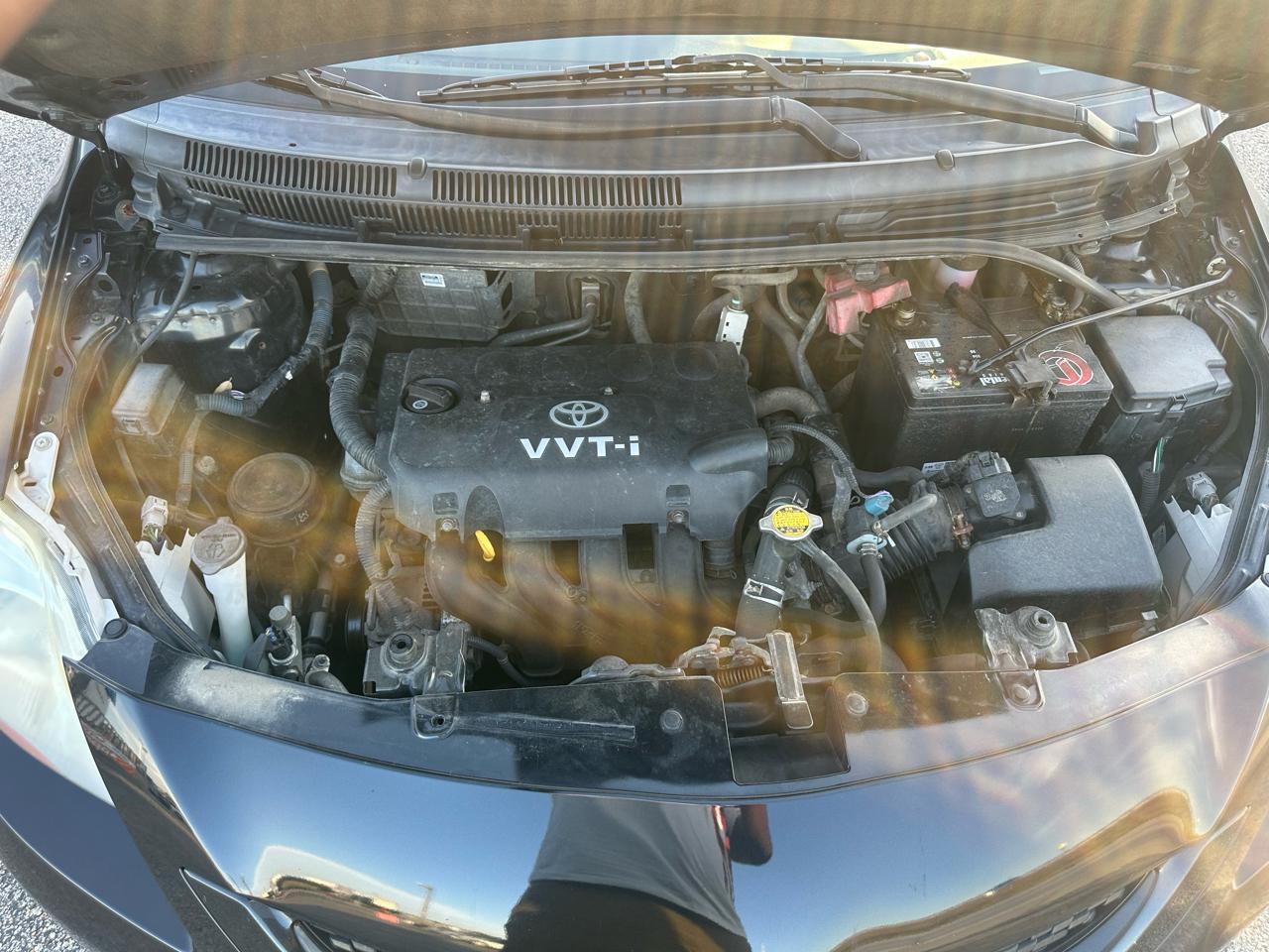Toyota Yaris Sedan 4-Speed AT 2010