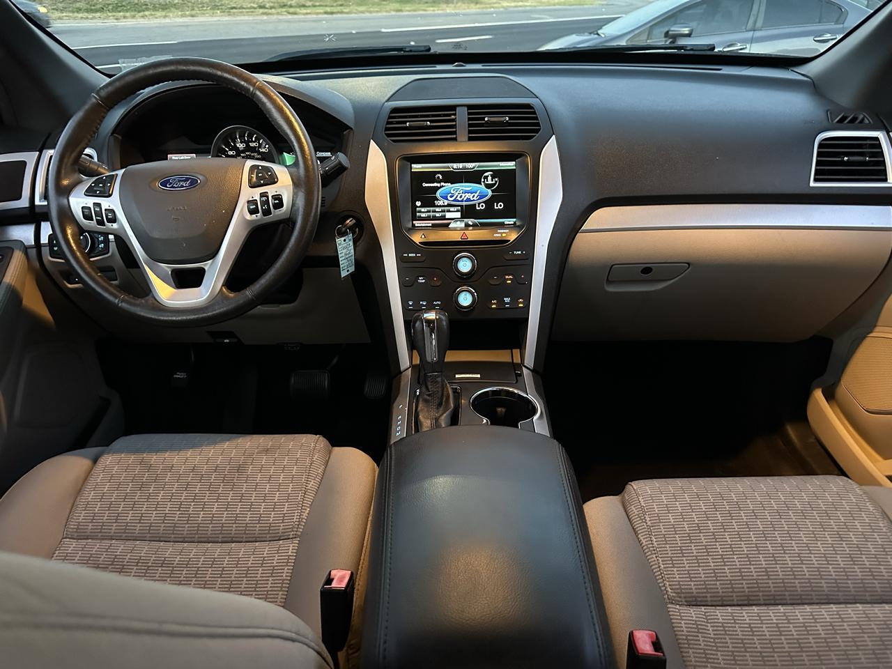 Ford Explorer 2WD 4dr V6 XLT 2015