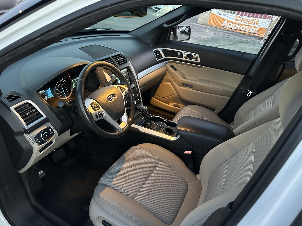 Ford Explorer 2WD 4dr V6 XLT 2015