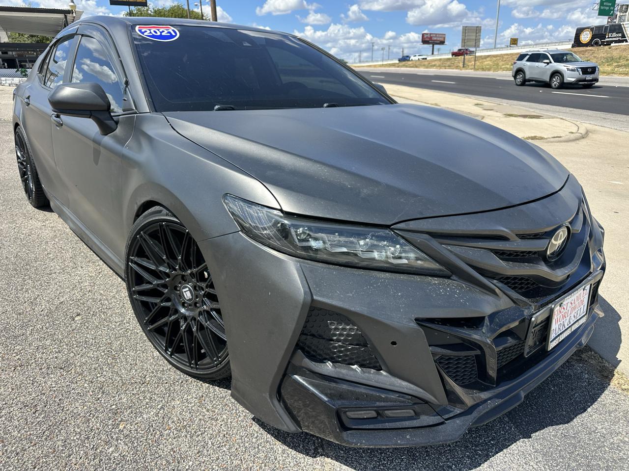 Toyota Camry SE 2021