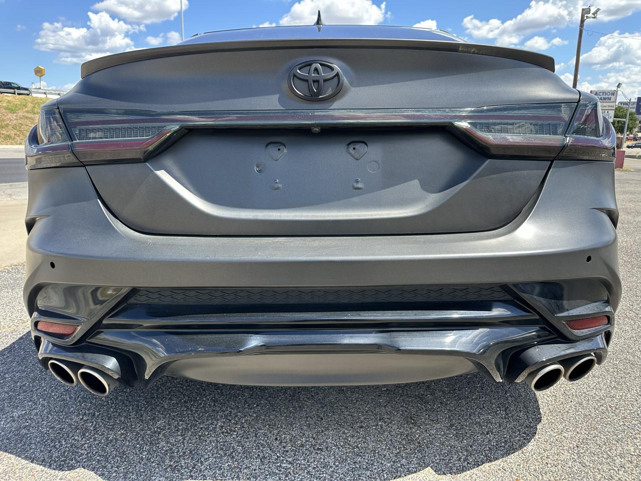 Toyota Camry SE 2021